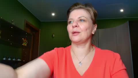 Snapshot of leona_tracie chatting on May 16, 2026, 11:20 am Leona tracie online show from May 16, 2026, 11:20 am