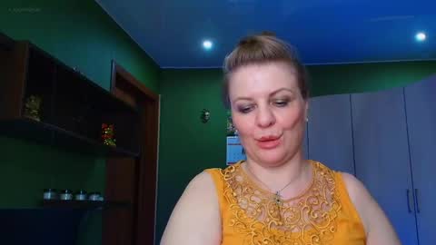 Snapshot of leona_tracie chatting on May 31, 2026, 12:45 pm Leona tracie online show from May 31, 2026, 12:45 pm