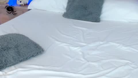 Snapshot of leonacutecam chatting on October 29, 2025, 9:27 pm LUCY online show from October 29, 2025, 9:27 pm