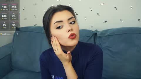 Mia online show from September 30, 2025, 7:57 am