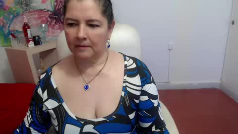 leonela   online show from September 28, 2025, 10:42 am