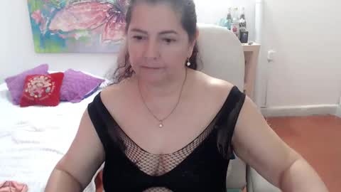 leonela   online show from March 15, 2026, 1:39 pm