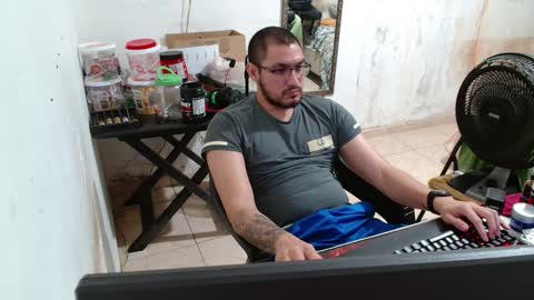 leonino231 online show from October 10, 2025, 1:15 am