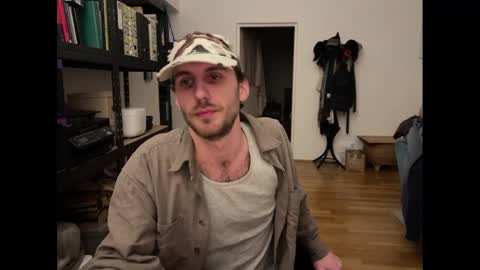 Snapshot of leonvampire chatting on February 17, 2025, 8:04 pm Leon online show from February 17, 2025, 8:04 pm