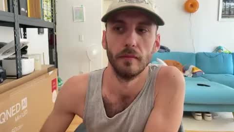 Leon online show from July 9, 2026, 8:29 am