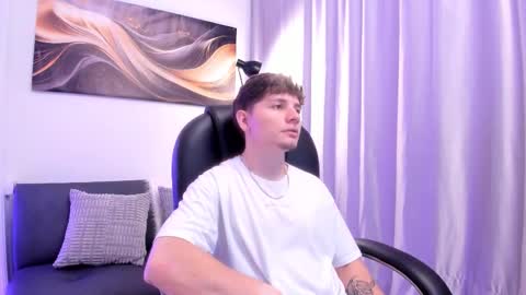 Leo  online show from November 16, 2025, 1:55 am