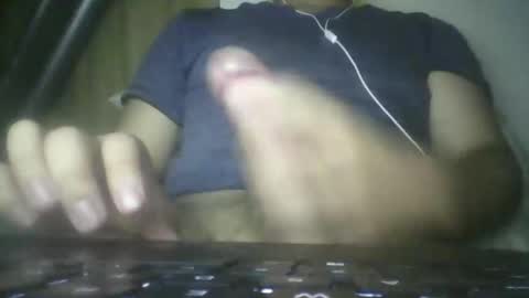 leoonel_95 online show from November 9, 2025, 3:38 am