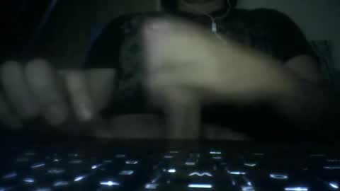 leoonel_95 online show from April 20, 2026, 4:15 am