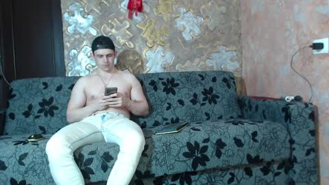 Snapshot of leoroman chatting on December 5, 2024, 2:11 pm leoroman online show from December 5, 2024, 2:11 pm