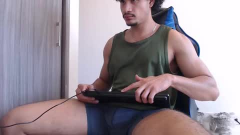 leostorm25 online show from February 4, 2026, 9:31 pm