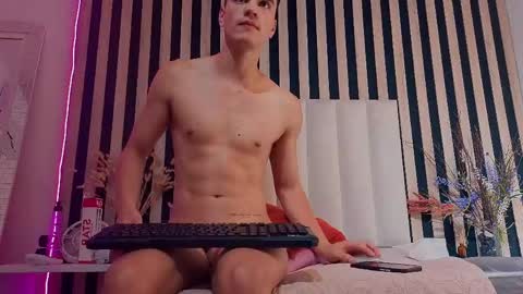 Snapshot of leotease chatting on May 15, 2026, 11:12 pm leotease online show from May 15, 2026, 11:12 pm