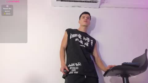 Snapshot of leotease chatting on June 23, 2026, 7:12 pm leotease online show from June 23, 2026, 7:12 pm