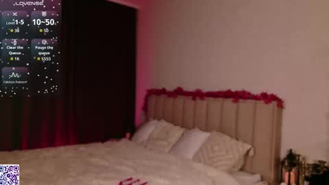 Nicole Moore online show from November 1, 2025, 2:52 pm