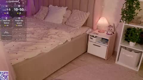 Nicole Moore online show from January 19, 2026, 3:05 pm