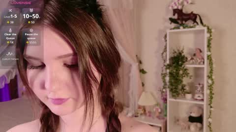 Nicole Moore online show from April 4, 2026, 3:42 pm