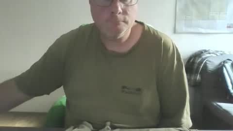 Snapshot of lerase40 chatting on December 18, 2025, 12:44 pm homquisgode online show from December 18, 2025, 12:44 pm