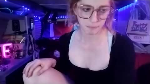 LesleyGumGrass- The Boring Trans girl online show from March 11, 2025, 3:26 am