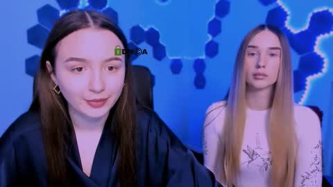 leslie_bird online show from December 16, 2025, 10:09 am