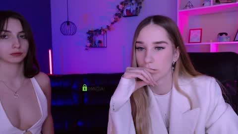 leslie_bird online show from March 31, 2026, 8:48 am