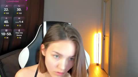 Snapshot of leslie_scottt chatting on May 25, 2026, 1:00 am Leslie online show from May 25, 2026, 1:00 am