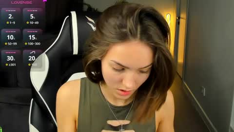 Snapshot of leslie_scottt chatting on June 6, 2026, 1:11 am Leslie online show from June 6, 2026, 1:11 am