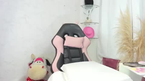 lesliee_brownn online show from December 21, 2025, 1:35 am