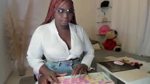 lesliee_brownn online show from June 4, 2026, 9:04 am