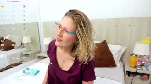 Snapshot of lesly_santodomingo chatting on July 24, 2026, 11:19 am Lesly Santodomingo online show from July 24, 2026, 11:19 am