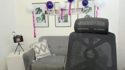 Snapshot of leslyflorez chatting on February 11, 2025, 8:20 pm Lesly online show from February 11, 2025, 8:20 pm