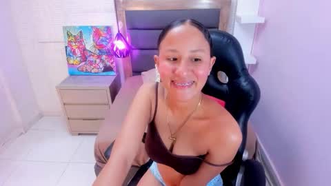 Snapshot of leslysimpson chatting on February 10, 2026, 7:51 pm online show from February 10, 2026, 7:51 pm