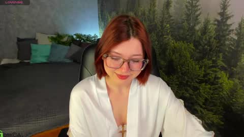 Snapshot of lessi_grace chatting on May 3, 2026, 1:00 am Lessi online show from May 3, 2026, 1:00 am