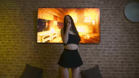 Snapshot of lessyluiz chatting on September 10, 2025, 11:05 pm Hi my name is Lessy I am 18 years old. Im new here but I really like making new acquaintances online show from September 10, 2025, 11:05 pm