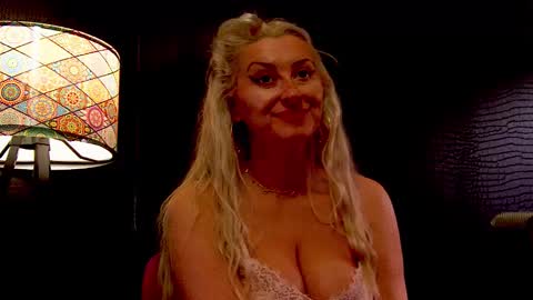 leticiareys online show from February 12, 2026, 9:15 am