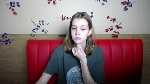 Snapshot of letty_curly chatting on December 14, 2024, 12:33 pm letty_curly online show from December 14, 2024, 12:33 pm