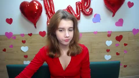 Snapshot of letty_curly chatting on February 5, 2025, 9:04 am letty_curly online show from February 5, 2025, 9:04 am