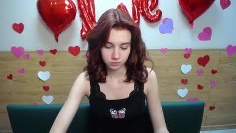 Snapshot of letty_curly chatting on February 21, 2025, 12:17 pm letty_curly online show from February 21, 2025, 12:17 pm