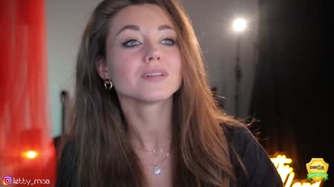 Letty Moa         - IG direct letty moa online show from December 18, 2025, 1:22 am