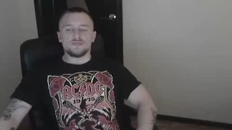 lev1ngston online show from January 8, 2025, 2:03 am