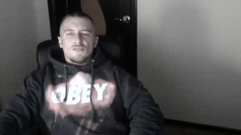 lev1ngston online show from January 25, 2025, 4:46 pm