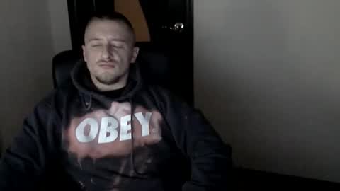 lev1ngston online show from January 26, 2025, 4:09 am