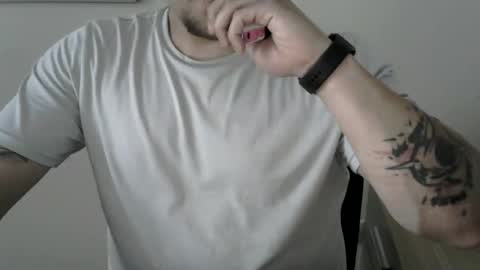 Snapshot of lev1ngston chatting on July 28, 2026, 3:21 pm lev1ngston online show from July 28, 2026, 3:21 pm