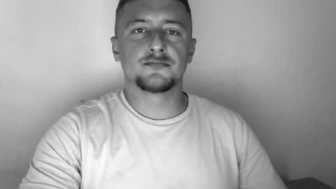 Snapshot of lev1ngston chatting on August 6, 2026, 3:25 pm lev1ngston online show from August 6, 2026, 3:25 pm