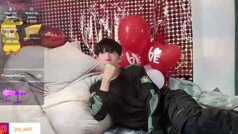 Snapshot of levi_ackermann1 chatting on February 13, 2025, 7:52 pm Levi online show from February 13, 2025, 7:52 pm