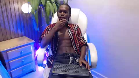 Snapshot of levi_mackie chatting on August 4, 2026, 8:00 pm Levi Mackie online show from August 4, 2026, 8:00 pm