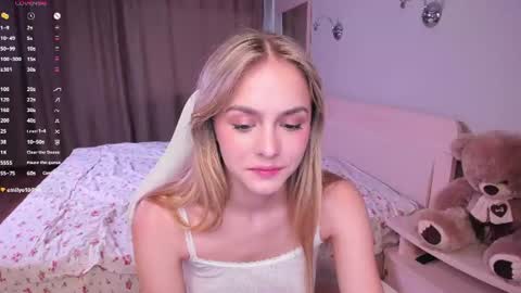 Snapshot of leviavillat chatting on July 25, 2026, 12:03 pm Rita online show from July 25, 2026, 12:03 pm