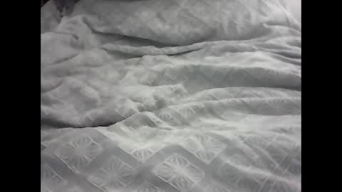 leweylewy online show from October 19, 2025, 12:55 am