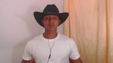 Snapshot of lewis_ly chatting on July 7, 2026, 7:51 pm i am lewis ly EDUARDO MEMDOZA15 online show from July 7, 2026, 7:51 pm