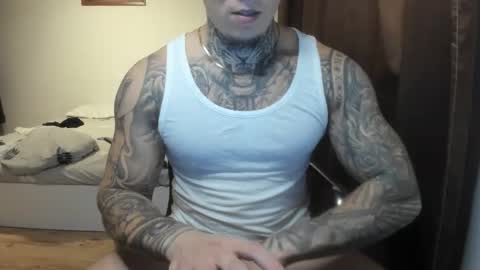 Snapshot of lewis_muscleee chatting on November 20, 2025, 8:19 pm blablablack online show from November 20, 2025, 8:19 pm