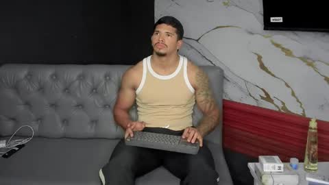 Snapshot of lewishamiltom chatting on May 15, 2026, 5:14 am lewis online show from May 15, 2026, 5:14 am