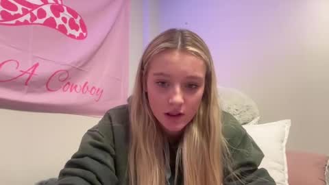 Snapshot of lexaarose05 chatting on January 15, 2025, 3:11 am lexisRose online show from January 15, 2025, 3:11 am